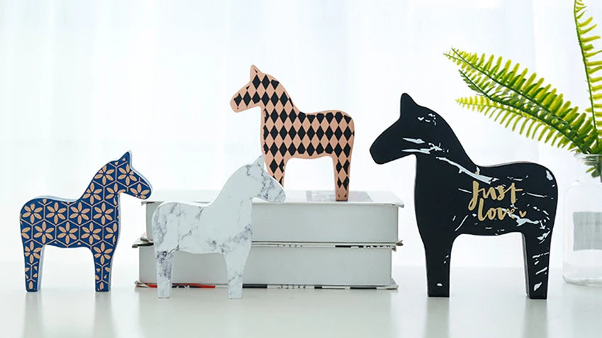 Wooden Horse Sculpture – Rustic Home Decor Statue, Interior Art Ornament