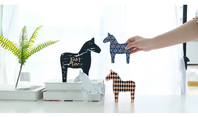 Wooden Horse Sculpture – Rustic Home Decor Statue, Interior Art Ornament