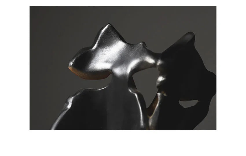UHKA | Embracing Faces Sculpture – Twin-Face Bronze Art Object