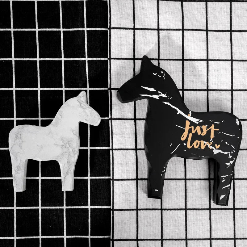 Wooden Horse Sculpture – Rustic Home Decor Statue, Interior Art Ornament