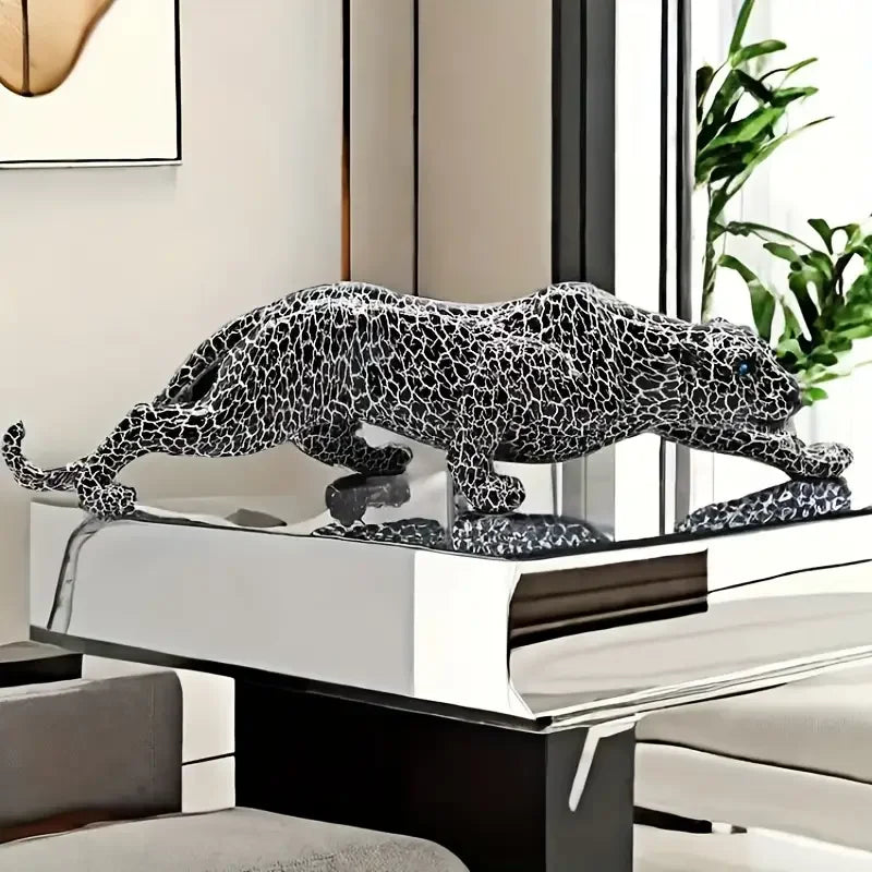 UHKA | Leopard Resin Sculpture – Bold Minimalist Animal Art