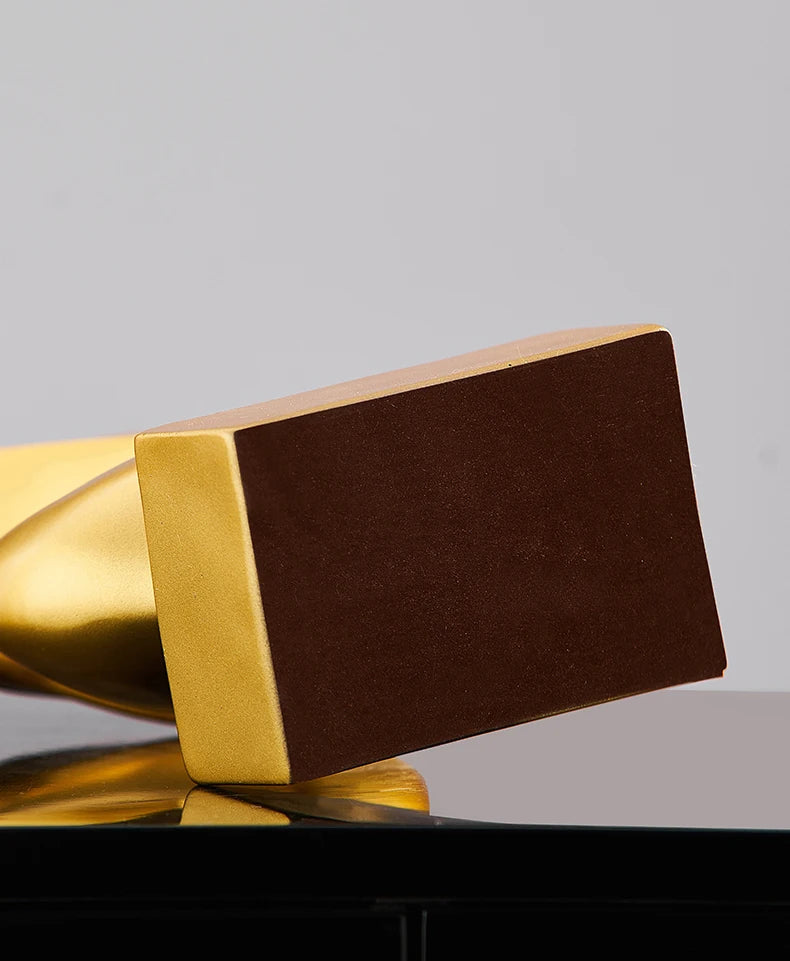 Abstract Flame Bird Sculpture – Modern Resin Home Decor Ornament