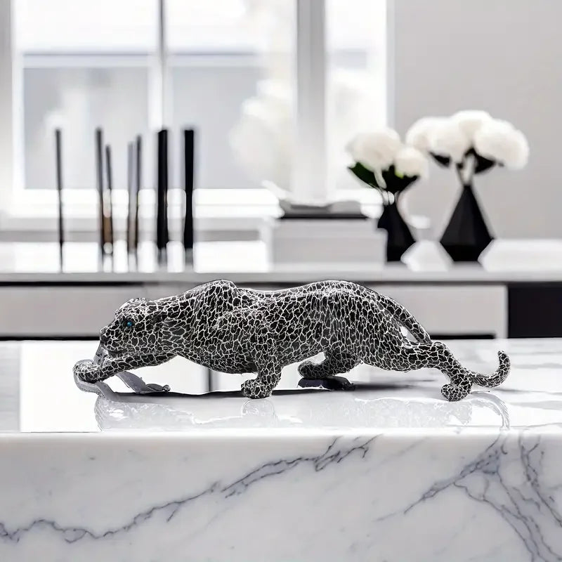 UHKA | Leopard Resin Sculpture – Bold Minimalist Animal Art